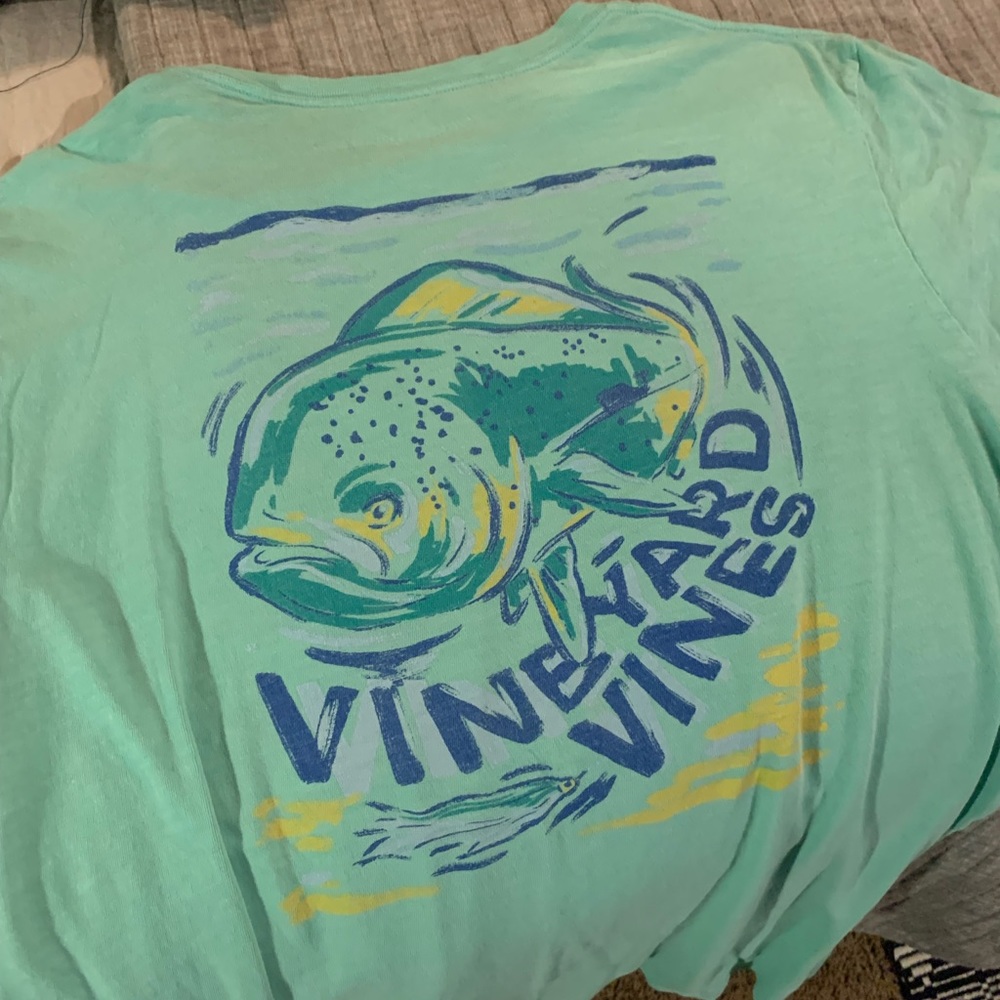 Vineyard Vines T-shirt